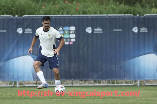 杏彩体育-2024年NBA季后赛首轮最大冷门战役是哪一场比赛